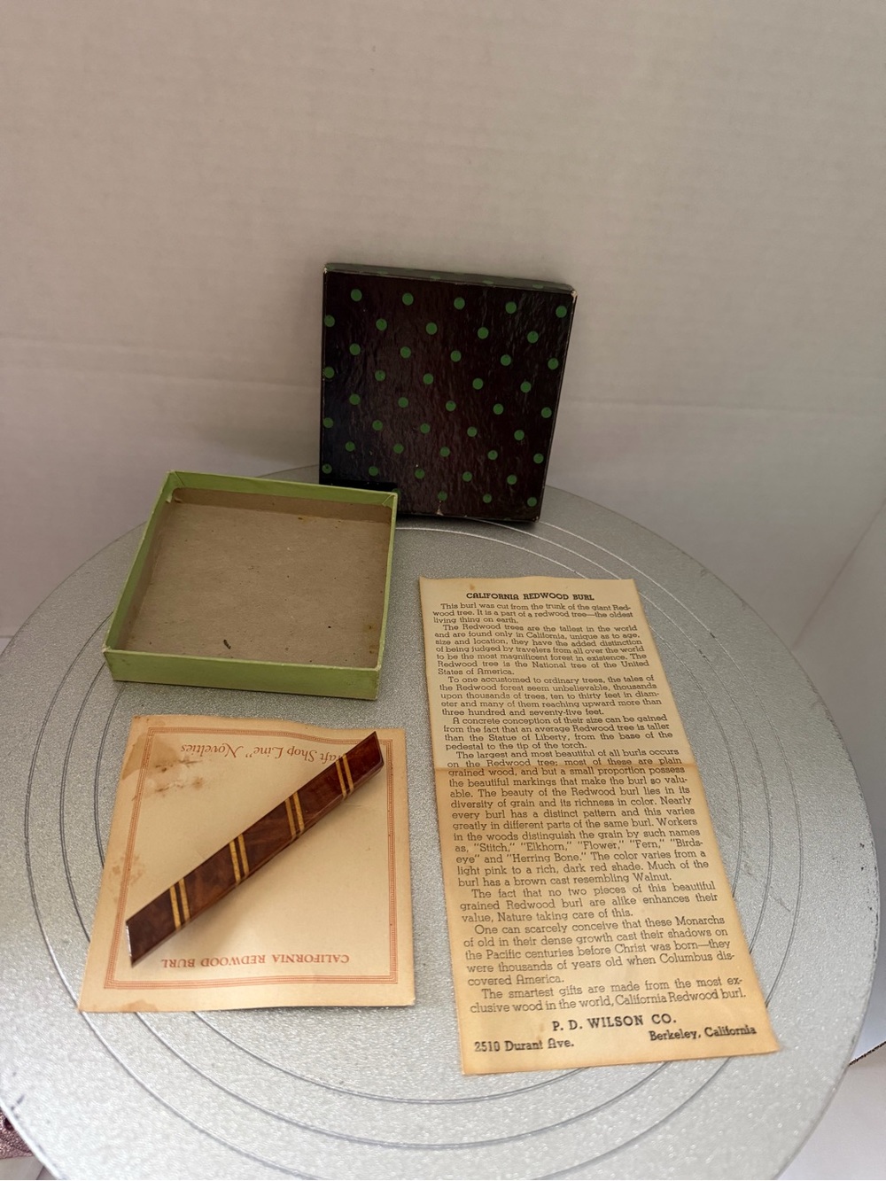 VTG California Redwood burl brooch/pin 
 craft shop line novelty with box